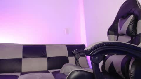 gwenhazel online show from 11-22-25, 11:09