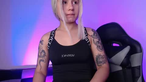 gwenhazel online show from 12-04-25, 11:19