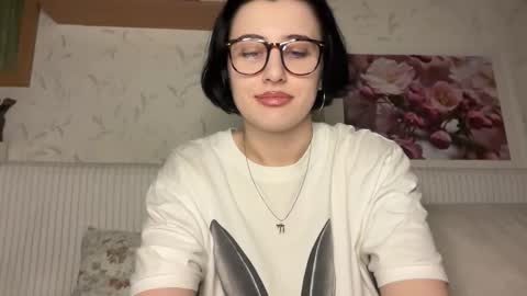 Snapshot of h3l9a_pataki chatting on 10-06-25, 04:15 Helga online show from 10-06-25, 04:15