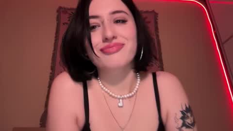 Snapshot of h3l9a_pataki chatting on 01-17-26, 03:39 Helga online show from 01-17-26, 03:39