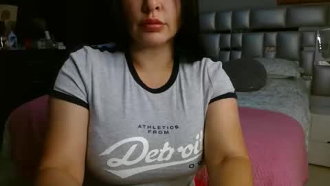 Snapshot of h_a_n_n_n_a chatting on 11-16-25, 09:31 h_a_n_n_n_a online show from 11-16-25, 09:31