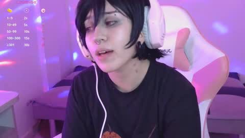 Snapshot of hachiko_love chatting on 12-04-25, 04:33 Hachiko online show from 12-04-25, 04:33