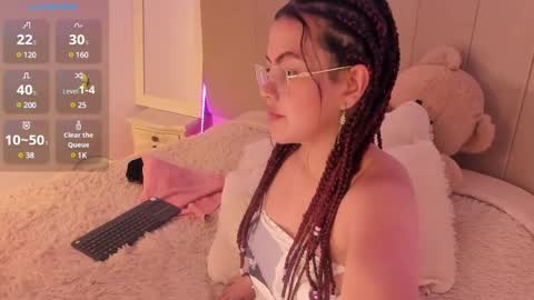 Snapshot of hade_se chatting on 01-08-25, 09:23 Eva online show from 01-08-25, 09:23