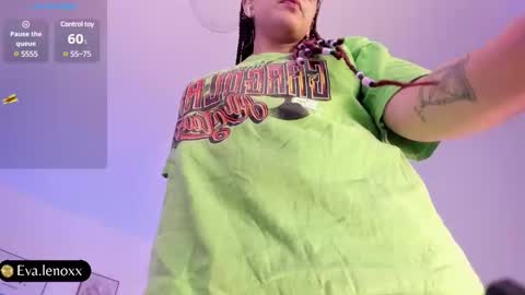 Snapshot of hade_se chatting on 01-14-25, 12:14 Eva online show from 01-14-25, 12:14