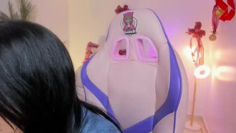 Hadid online show from 12-18-25, 04:46