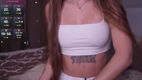 Snapshot of hadleynichols chatting on 05-25-26, 01:55 Hi Im Rebecca Glad to see you in my room PVT is open online show from 05-25-26, 01:55