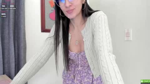 Hae-In online show from 03-09-25, 11:25