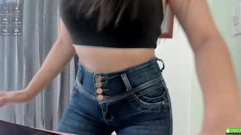 Hae-In online show from 09-09-25, 04:28