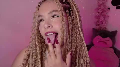 Haely online show from 07-08-26, 01:43