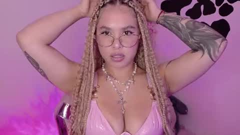 Haely online show from 07-12-26, 01:51