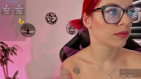 Hailee online show from 09-29-25, 03:39