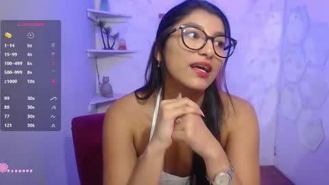 Snapshot of hailey_adams chatting on 06-19-26, 04:00 Hailey online show from 06-19-26, 04:00