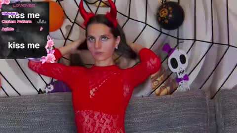 Snapshot of hailey_peach chatting on 10-31-25, 05:58 HaileyPeach online show from 10-31-25, 05:58