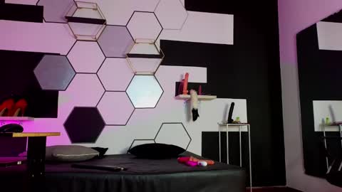 haileycat_ online show from 01-07-25, 02:53