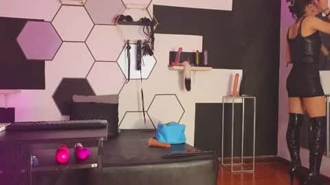 haileycat_ online show from 01-27-25, 03:04