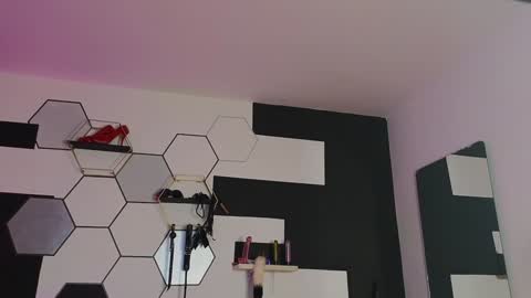 haileycat_ online show from 01-27-25, 06:09