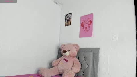 Hailey online show from 07-15-26, 03:23