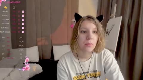 Hailey online show from 03-03-25, 01:53