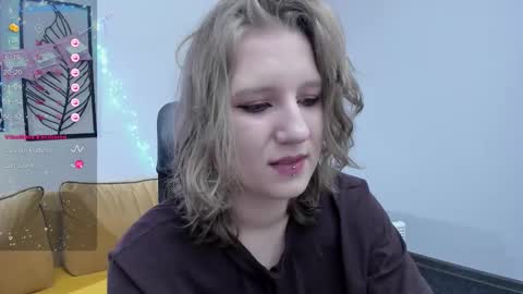 Snapshot of haileyfoxy chatting on 02-06-26, 12:08 Hailey online show from 02-06-26, 12:08