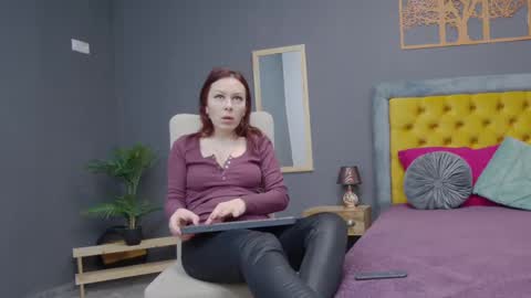 Hailey online show from 01-24-25, 04:27