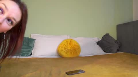 Hailey online show from 02-11-25, 07:54