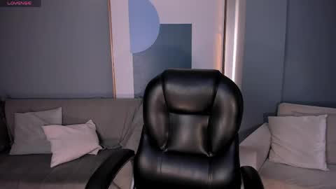 Hailey online show from 04-26-26, 02:20