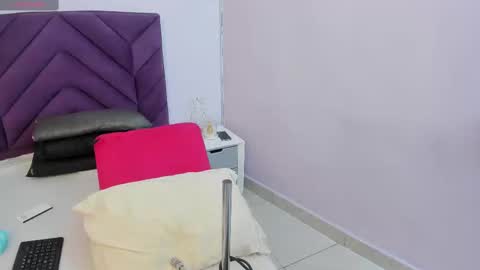 haileystonei online show from 02-17-25, 12:05