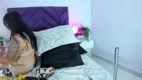 Snapshot of haileystonei chatting on 07-09-26, 11:47 haileystonei online show from 07-09-26, 11:47