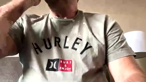 Snapshot of hairbear5 chatting on 01-11-26, 04:12 Bruce online show from 01-11-26, 04:12