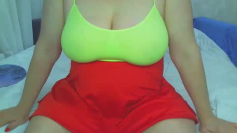 Snapshot of hairy_vi chatting on 12-17-24, 11:59 hairy vicky online show from 12-17-24, 11:59