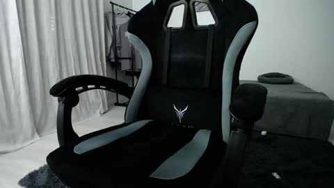 Snapshot of hairycuss chatting on 01-01-25, 10:24 Adam online show from 01-01-25, 10:24