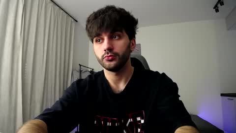 Snapshot of hairycuss chatting on 03-08-25, 05:33 Adam online show from 03-08-25, 05:33