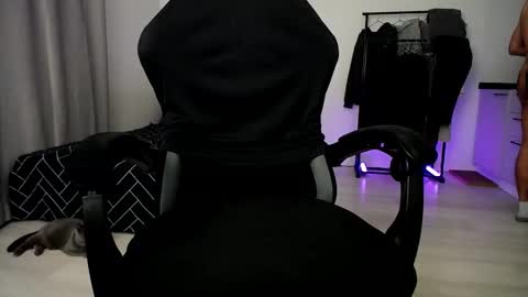 Snapshot of hairycuss chatting on 11-02-25, 08:33 Adam online show from 11-02-25, 08:33