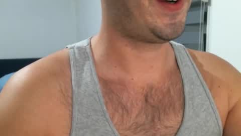 Snapshot of hairyeurostud chatting on 01-09-25, 12:57 Andy online show from 01-09-25, 12:57