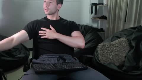 Snapshot of hairyncuteass chatting on 01-26-25, 12:37 hairyncuteass online show from 01-26-25, 12:37