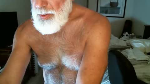 Hairy pecs online show from 06-08-26, 06:36