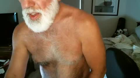 Snapshot of hairypecsguy chatting on 06-21-26, 06:54 Hairy pecs online show from 06-21-26, 06:54