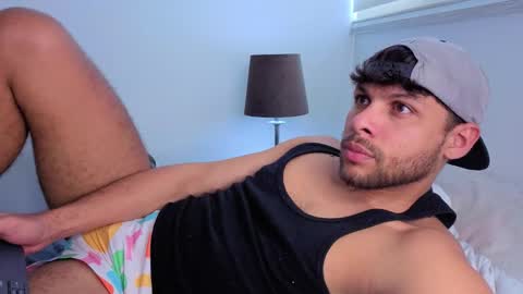 Independent       model  online show from 11-30-25, 07:07