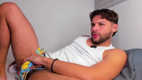 Independent       model  online show from 08-01-26, 01:38