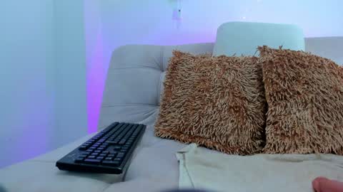 haley01 online show from 01-25-25, 07:07