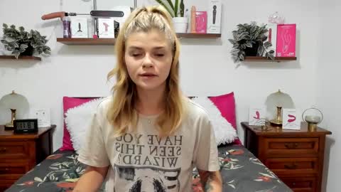 Snapshot of haleyreedme chatting on 09-16-25, 06:14 Haley online show from 09-16-25, 06:14