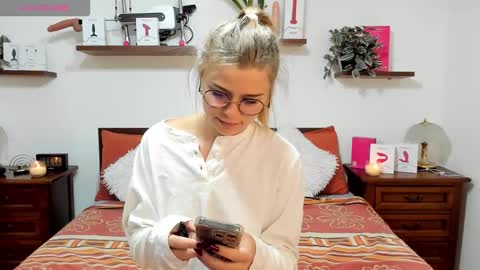 Snapshot of haleyreedme chatting on 10-05-25, 09:40 Haley online show from 10-05-25, 09:40