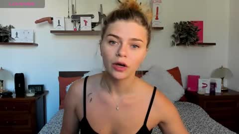 Snapshot of haleyreedme chatting on 10-10-25, 09:30 Haley online show from 10-10-25, 09:30