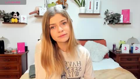 Snapshot of haleyreedme chatting on 11-14-25, 08:24 Haley online show from 11-14-25, 08:24