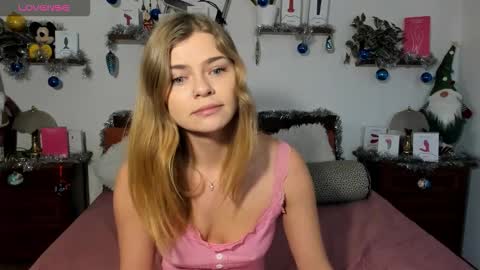 Snapshot of haleyreedme chatting on 12-18-25, 08:42 Haley online show from 12-18-25, 08:42