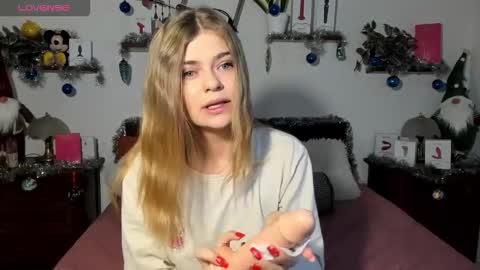 Snapshot of haleyreedme chatting on 12-23-25, 08:23 Haley online show from 12-23-25, 08:23