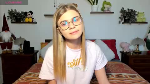 Snapshot of haleyreedme chatting on 01-07-26, 10:29 Haley online show from 01-07-26, 10:29