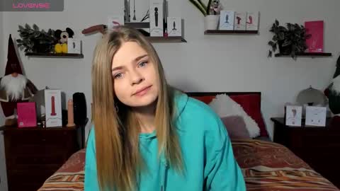 Snapshot of haleyreedme chatting on 01-09-26, 07:33 Haley online show from 01-09-26, 07:33