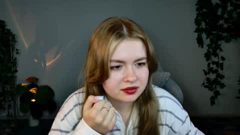 Snapshot of haleysun chatting on 10-17-25, 09:12 HaleySun online show from 10-17-25, 09:12