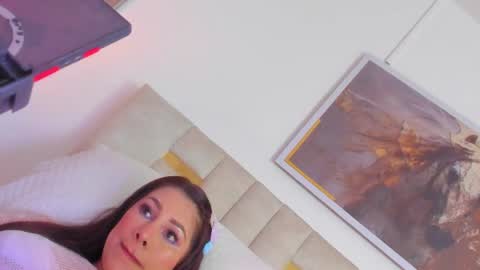 Halie  online show from 06-17-26, 12:02